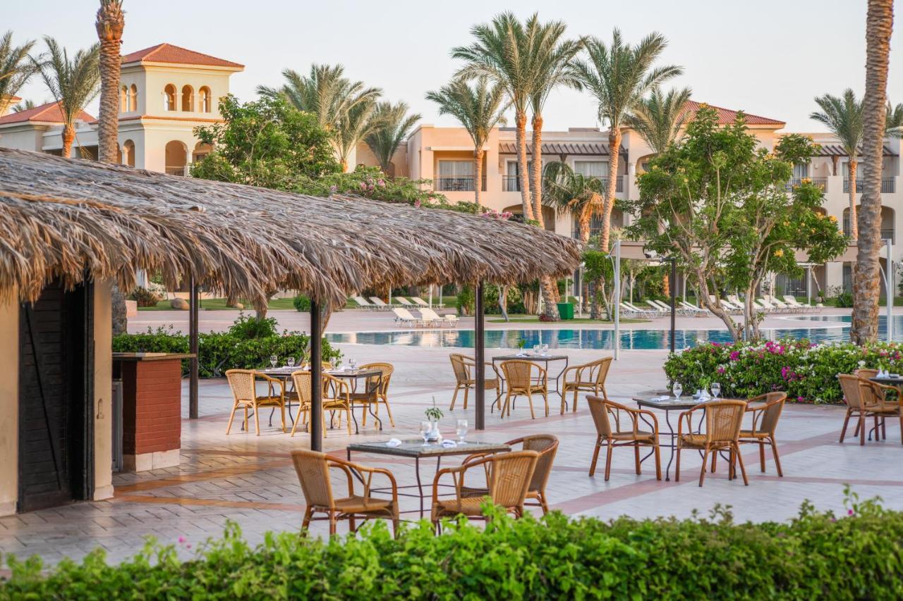 Jaz Mirabel Resort Sharm el-Sheikh Luaran gambar The swimming pool at the resort